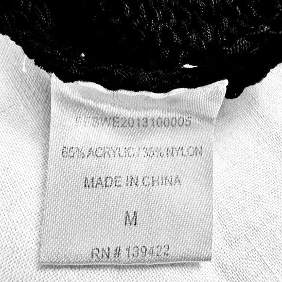 Tobi Cable Knit Round Neck Long Bell Sleeve Pullover Sweater Black Size Medium - Picture 4 of 4